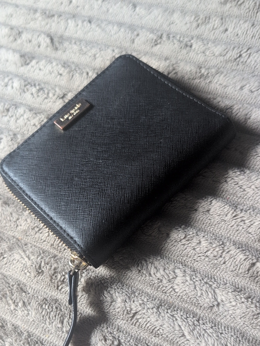 Kate Spade Darcy Saffiano Black Leather Zip Wallet